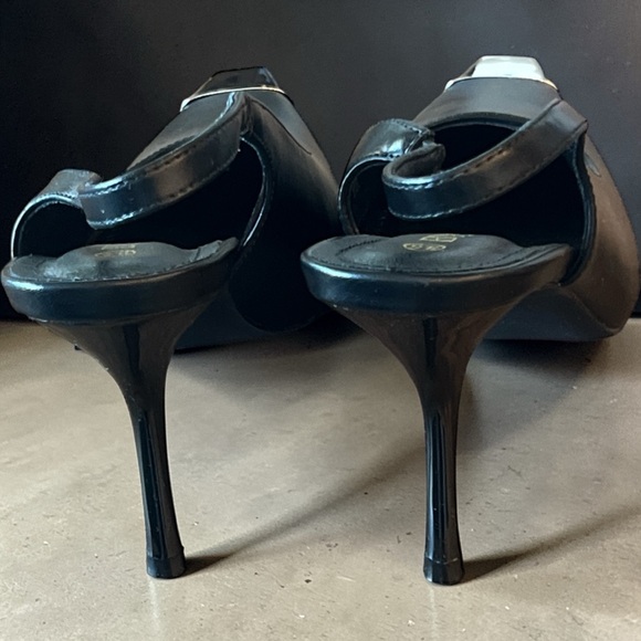 Bueupu Black Leather Slingback Heels with Silver Cap Toe - Picture 4 of 5
